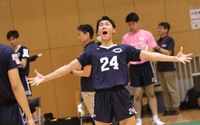 舛本颯真（中央大）が駿台学園高戦で大学初のスタメン＆フル出場 高校時代に痛めていた右ヒザは「全然大丈夫です！」【バレーボール東京エキシビションマッチ2023】