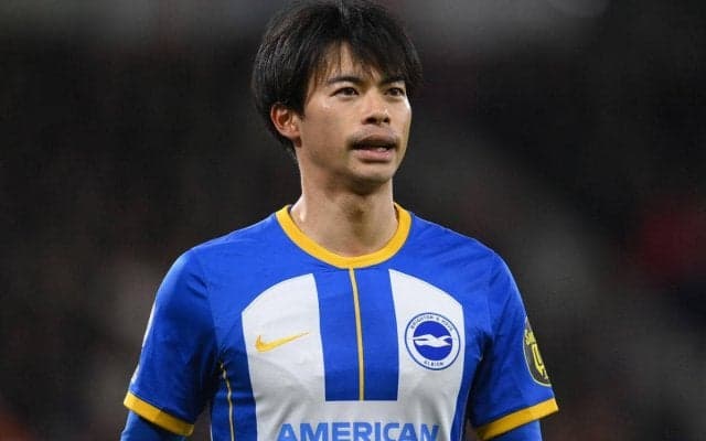 「かっこ良すぎて死ぬ」「激アツすぎる」三笘薫、珍しい野球ユニフォーム姿が話題に「1番ショート？」「野球選手でもおかしくない肩幅」