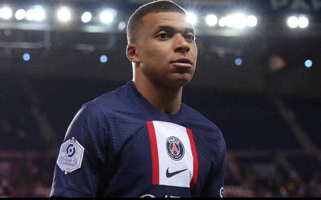 ムバッペを来日させずのPSG、売却検討か