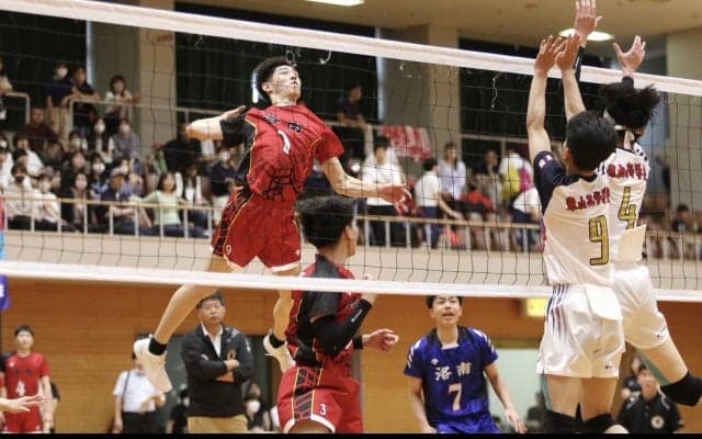 最高到達点340㎝の草野叶嶺（洛南）　お手本はイタリアのスター選手「小さいザイツェフ選手になりたい」【バレーボール京都府インターハイ予選】