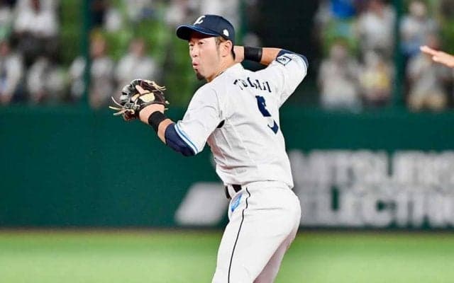“珍”好守の裏での「演技」をファン見逃さず　走者は大混乱…咄嗟の行動が「野球脳凄すぎ」