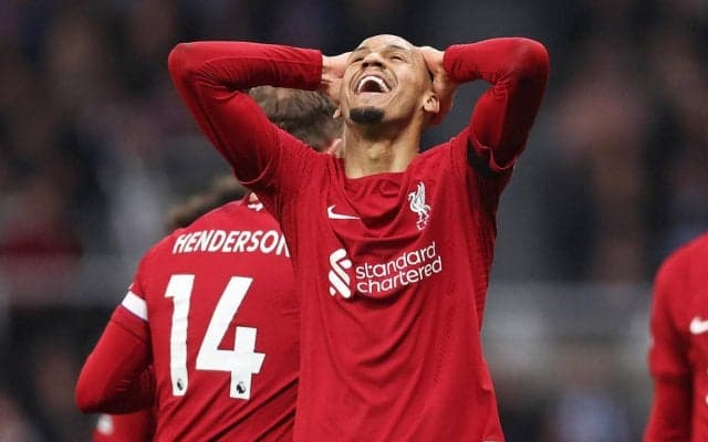 ファビーニョのサウジアラビア移籍が破談の可能性？ 理由はまさかの2匹のフレンチ・ブルドッグ