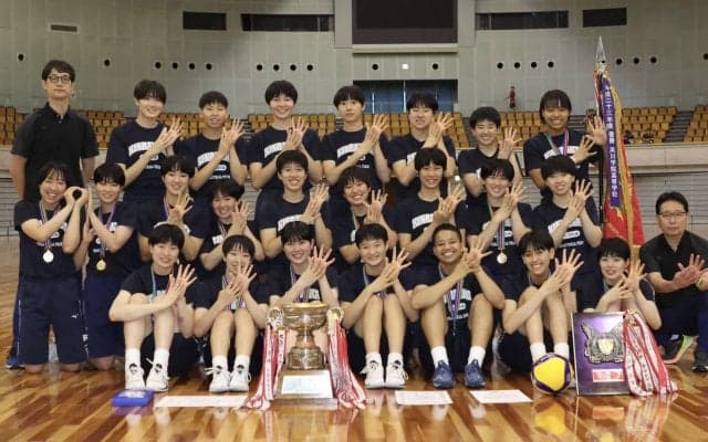 金蘭会が大会記録に並ぶ9連覇 エースやU19メンバーが不在でも全員でカバー【バレーボール近畿大会（女子）】