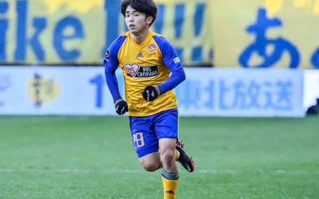 「え？何で？すごー！」元仙台・佐々木匠の『アオアシ』作者による「特別イラスト」公開で、「待ってましたぁぁあ!!!」とファン歓喜！「1番漫画のキャラっぽい」「永久保存」などの声