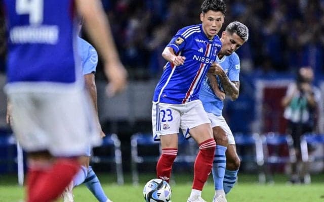 「これ見ると、やっぱ“宮市亮”ってスゴイ」宮市亮とアケの12年ぶり“再会”にファン感動！「通訳なしで話してるあたりまじですごすぎる」の声