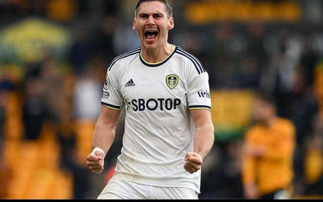 ボルシアMG、リーズDFウーバーの獲得に近づく…左利きDFは板倉滉の相棒に？