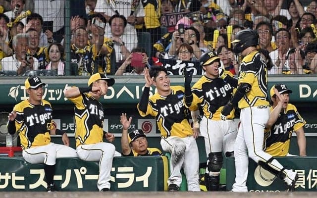 阪神、横田慎太郎さん追悼試合を白星で飾る　同期の岩崎＆梅野バッテリーで締めた