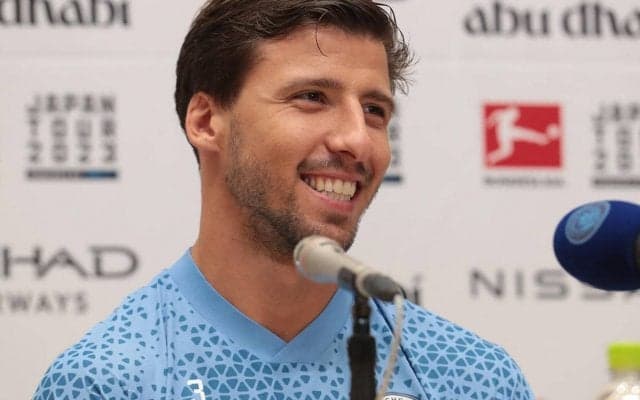 「日本に住んでも良い」シティDFルベン・ディアスは日本を気に入った？ チームの状態の良さを語りながらも、去り際に一言「東京は本当にキレイだ」