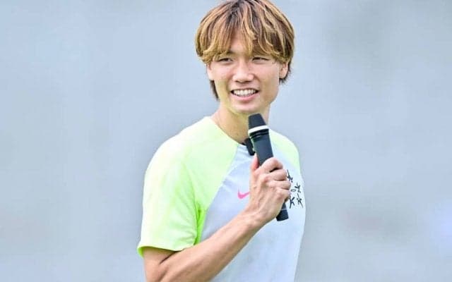 「顔歪んでる笑」板倉滉がTR中の「アイスバス」で衝撃の表情を見せるも、ファンは歓喜の声！「間違いなくアイドルだ」と絶賛された、表情の切り替え方