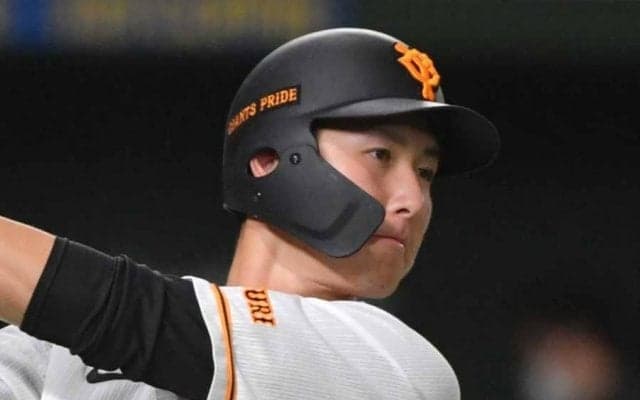 巨人20歳の「すんごい打球」　外野手は大慌て…浮き続ける弾道に騒然「美しい」