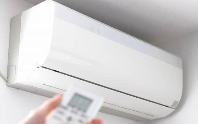 「快眠につながるエアコンの適切な使い方は？」室温と体温の上手なコントロール法を医師が解説！