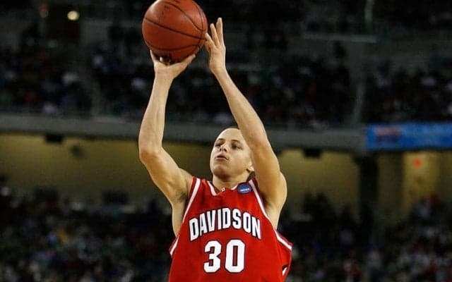 スティーブ・カーHCがカリーを初めて見た当時を回想「多くの面で似ていたのは…」