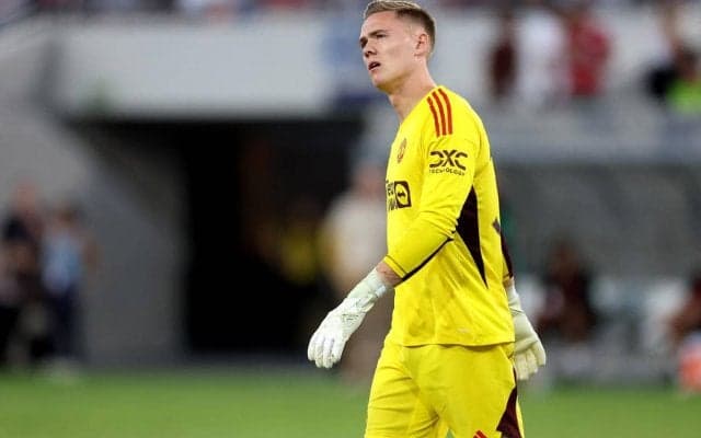 「無謀なチャレンジ」ユナイテッドの若手GKに非難…接触プレーで負傷の相手エースは肺損傷「ラグビータイプのタックルだった」