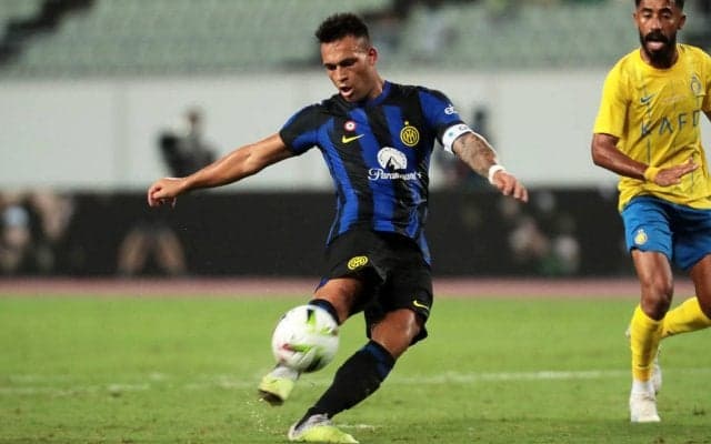 「これはとても良い!!」「これ欲しい」14年ぶり来日のインテルが日本アニメとコラボ！ブルーロックのキャラがユニフォーム姿で登場