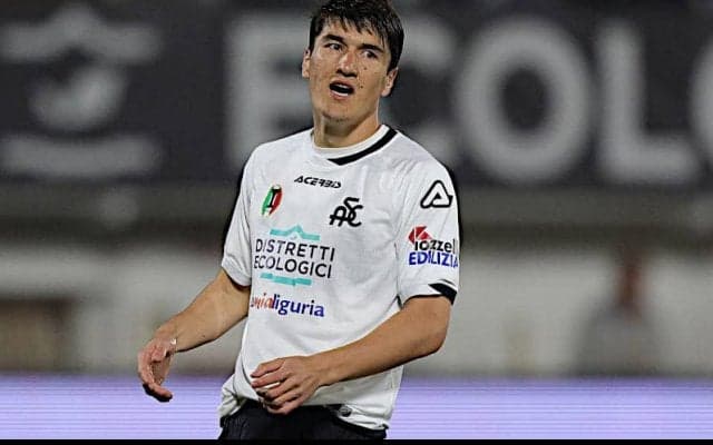 カリアリ、ローマからウズベキスタンのエースFWショムロドフをレンタルで獲得