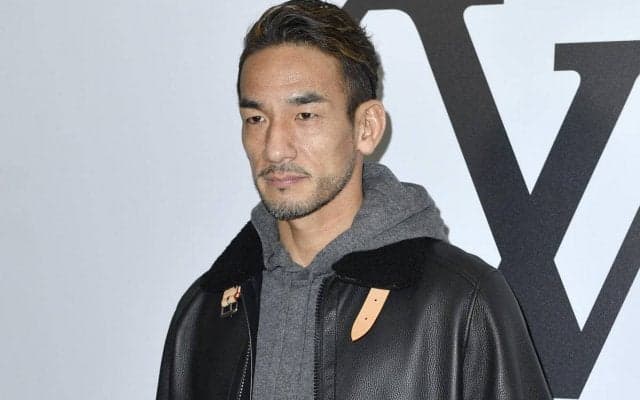 「日本のレジェンド」中田英寿とドイツ代表ニャブリの2ショットをバイエルンが公開！「えっぐい」「世界の中田」