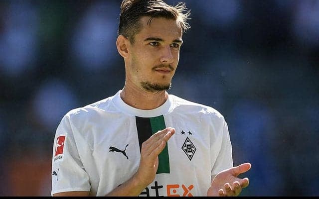 ボルシアMG、司令塔ノイハウスが契約延長！　今季から背番号10に変更