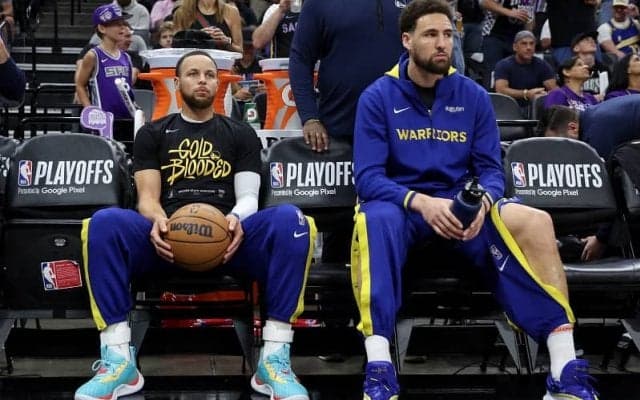 単年のプレーオフ最多3ポイント成功数で上位を独占するカリーとトンプソン