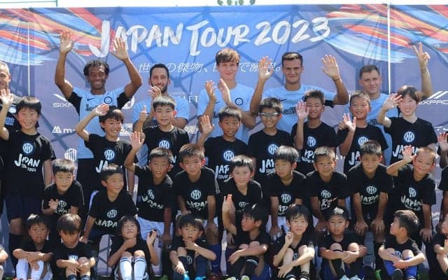 インテルが子供たちを指導　バレッラは「メンタルの保ち方」を伝授、新加入クアドラードは「日本人の心は素晴らしい」と感謝