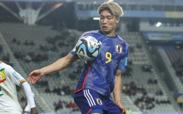 「えぐい」「インパクト十分」福田師王、ボルシアMGのファーストチームデビューで圧巻ゴール！ 板倉滉が起点、1860ミュンヘンとのTMでアピール「開幕スタメンも？」