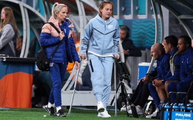 最悪の事態を回避…ヒザ負傷で交代のイングランド女子代表MFウォルシュ、検査の結果ACLの損傷はなし