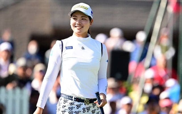 【女子ゴルフ】19歳の櫻井心那が逆転でツアー2勝目、鈴木愛は復活優勝ならず　楽天スーパーレディース最終日