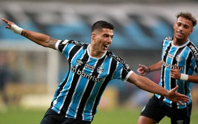 スアレスが今年限りでグレミオ退団を発表「問題は僕のヒザ」…ただ、来年はメッシと共闘の可能性も