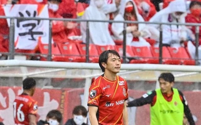 「髪型が違うと別人に見える」J2仙台に加入の元日本代表FW齋藤学にさまざまな角度から注目集まる！「さらさらヘアのイメージあるからびっくりした」などの声が上がる