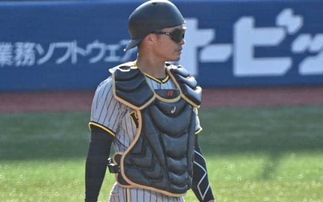 青柳晃洋を好リードした坂本誠志郎を球団OBが評価「球種を持ったピッチャーを上手くリードできる」