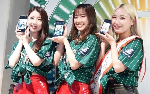 推し選手と2ショット撮影　イベント限定のARフォトブース…BsGirlsも大興奮