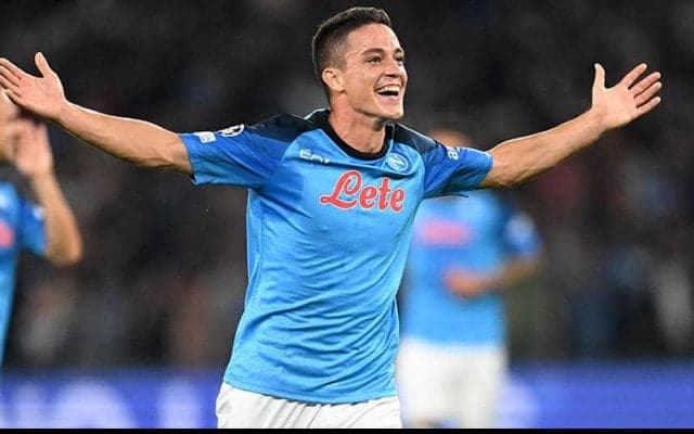 ナポリ、万能型FWラスパドーリと2028年まで契約延長