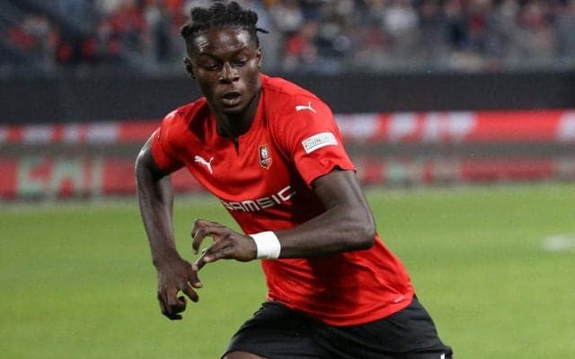 チェルシーがレンヌのU-19フランス代表MFウゴチュクを42億円で獲得、7年契約締結