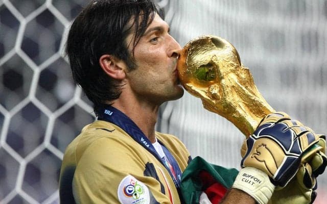 45歳の元イタリア代表GKブッフォンが現役引退を発表、28年のプロ生活に幕「振り返ってみればあっという間だった」