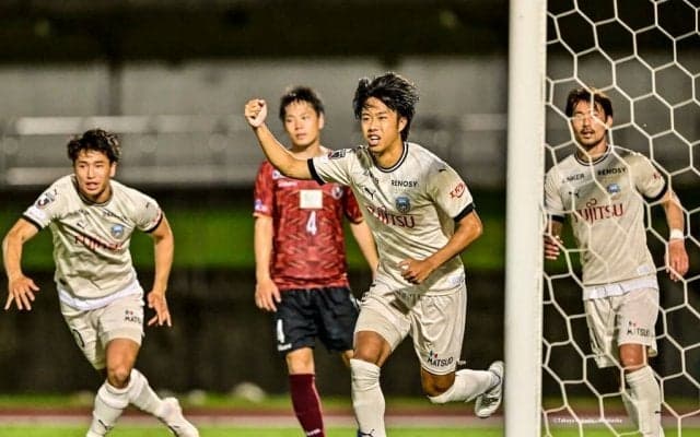 四国のJFLスタジアムに7243人が来場！ J1川崎と高知が天皇杯で平日対戦もスタグル出店並ぶなどお祭りムード…川崎の来県効果に吉本監督「大きな希望」