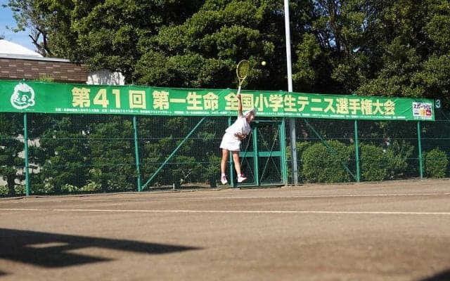 「第41回 第一生命全国小学生テニス選手権大会」が開幕。女子では第1シードの原口礼ら上位8シードが2回戦進出