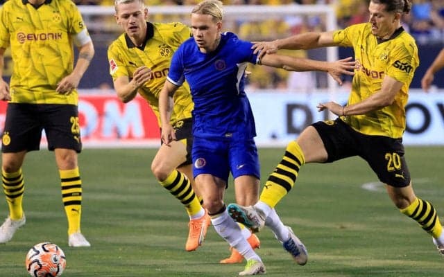 「えぐい」「ネイマールのよう」チェルシーFWムドリクが試合中に魅せるトラップで観客沸かす！「今シーズンは彼の年になる」