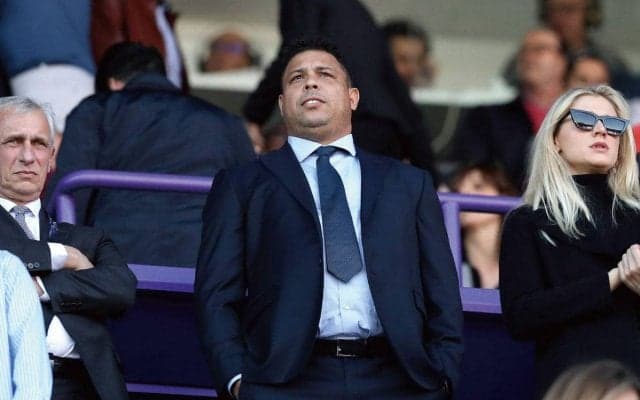 バジャドリーのロナウド会長は不人気…買収後2度も2部降格、SD解任でファンの不満爆発「出ていけ、理事会も辞任せよ」