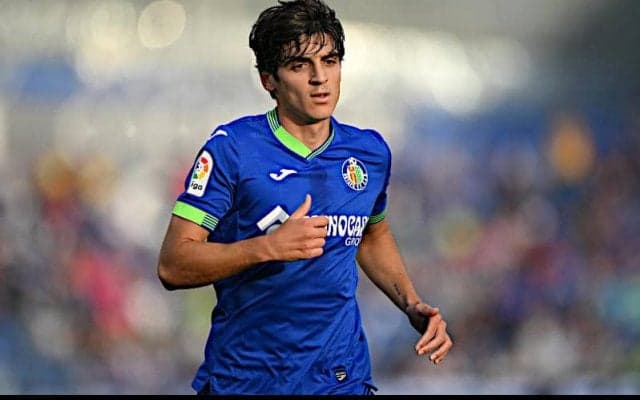 グラナダ、ローマからビジャールを完全移籍で獲得！