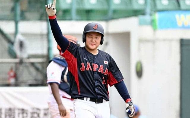 侍の逸材12歳が「飛ばしすぎやろ」　W杯6発目…バックスクリーン越え弾が「やばい」