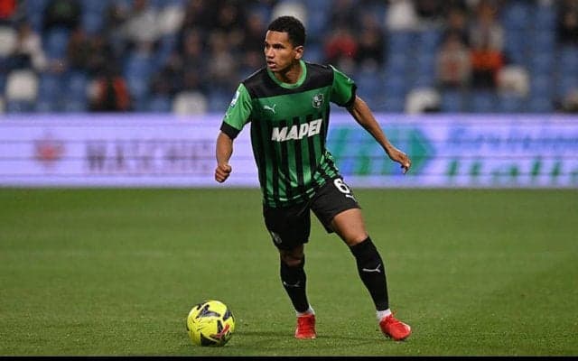 ヴォルフスブルク、サッスオーロの左SBロジェリオを獲得