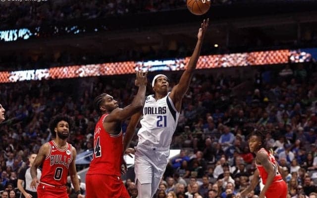 フランス代表としてもプレーするフランク・ニリキナがホーネッツとの1年契約に合意