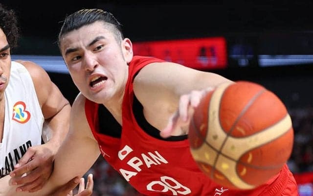 練習生が最終ロスター12名を争う選手に成長…富樫、渡邊も評価する川真田紘也