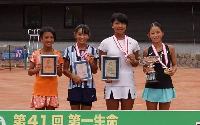 「第41回 第一生命全国小学生テニス選手権大会」の女子決勝はノーシードの篠原絢が3度目の出場で優勝! 憧れは元世界1位バーティ
