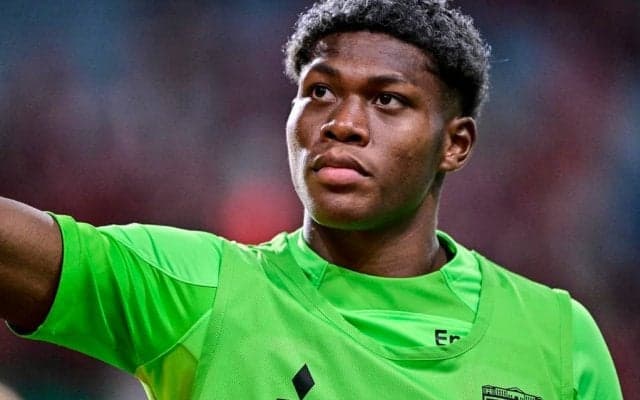 GK西川周作が「これは書いてください」と語った鈴木彩艶の人間性エピソード。「親御さんが素晴らしい。だからこそファン・サポーターから愛されている」