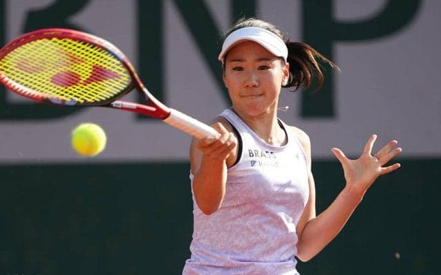 日比野菜緒、4年ぶりのツアー優勝で約2年ぶりにトップ100! 単複2冠で「素晴らしい気分」[プラハ・オープン]