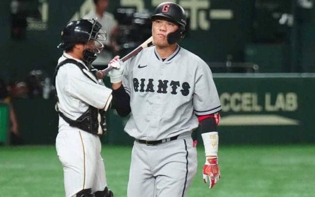 巨人・坂本勇人がまさかの3回で途中交代　ベンチで顔をしかめ会話…代打・中山に場内騒然