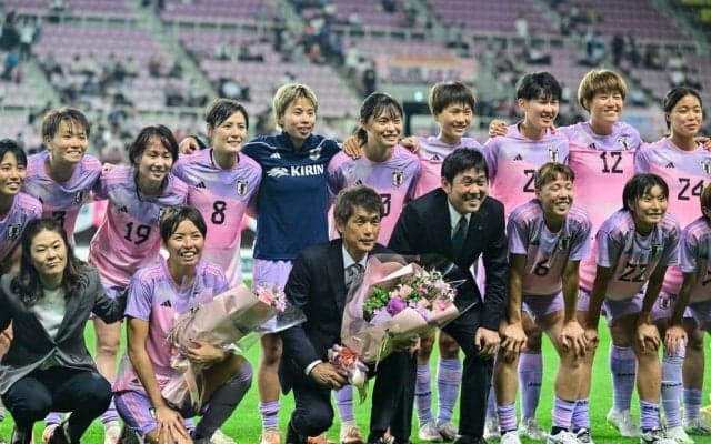 「ご馳走を前にいい笑顔」なでしこジャパンの「しゃぶしゃぶ姿」が大反響！ 躍進支える日本食と雰囲気に「見ているだけで幸せな気分です」