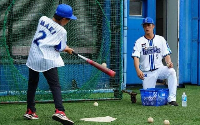 DeNAドラ1が小6で「夢を見られた」理由　4年ぶり開催「野球ふれあい教室」で打撃指導