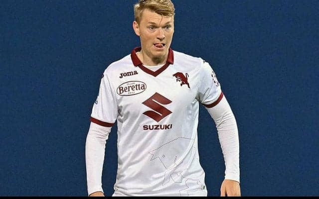 スパーズがスフールスへの関心強める？　選手自身はPL行き熱望