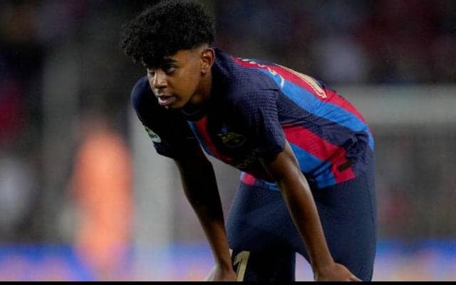 「スーパースターになる予感」「メッシの方がファンに見える」バルセロナの16歳ラミン・ヤマル、幼少期に撮影したメッシとの1枚が話題に！「なんでそのズボンなの」